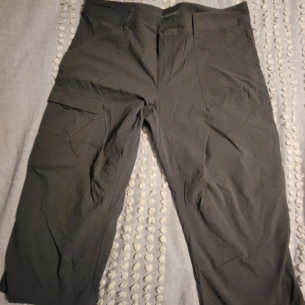 NWOT Ladies Columbia Capris